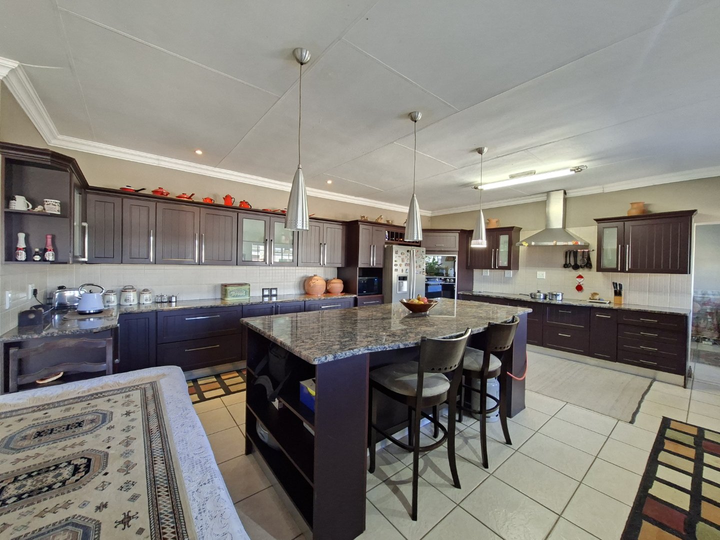 FULL VIEW OF KITCHEN