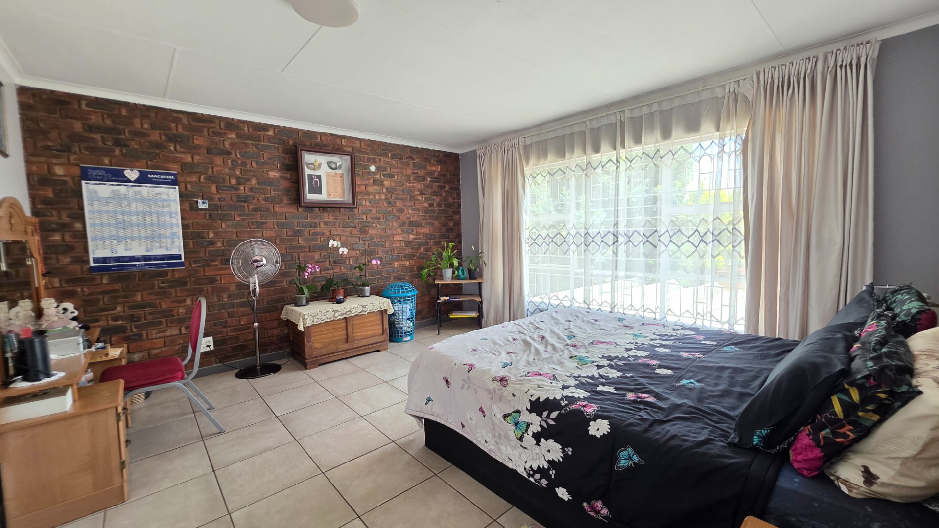 MAIN BEDROOM IN FLAT