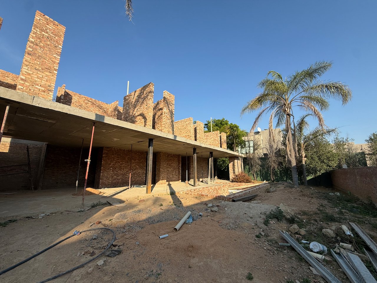 Choose Your Finishes: 670 m² Villa Behind a Double Boom in Sandhurst