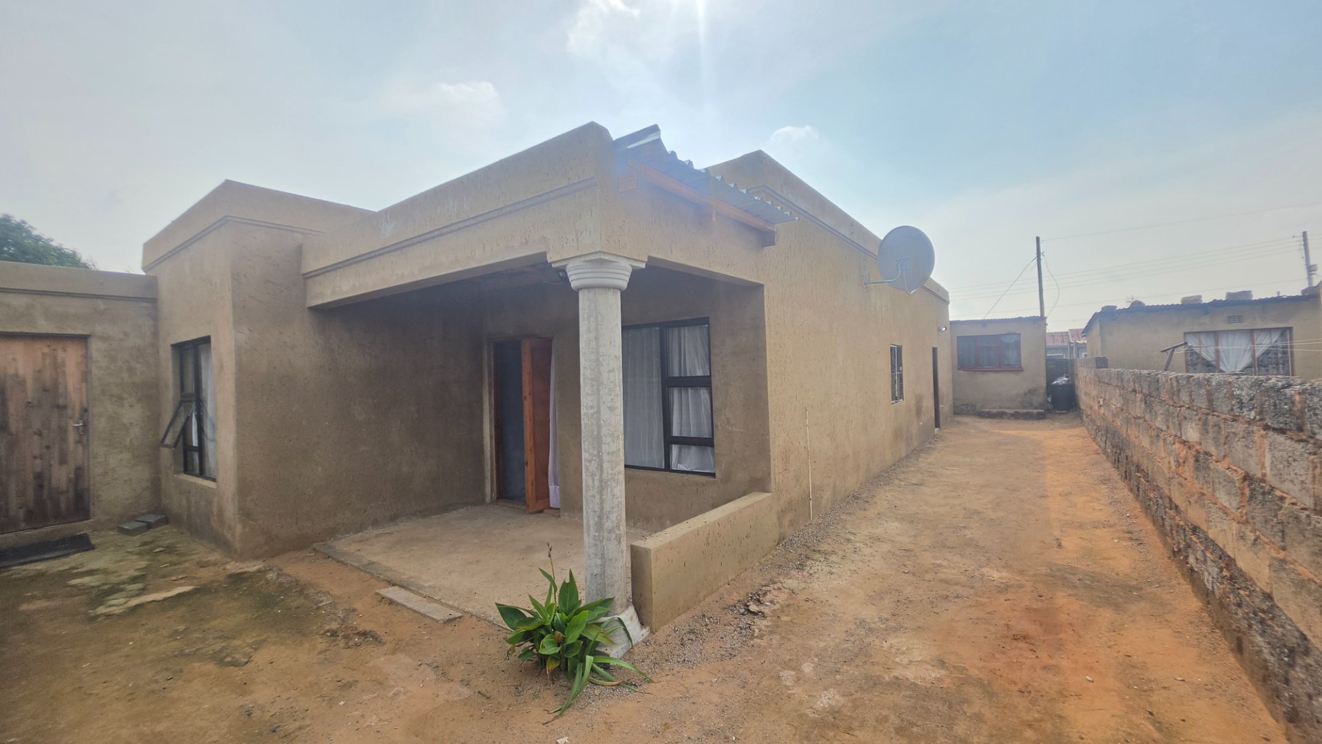 Family Home with Potentials in Ratanda, Heidelberg
