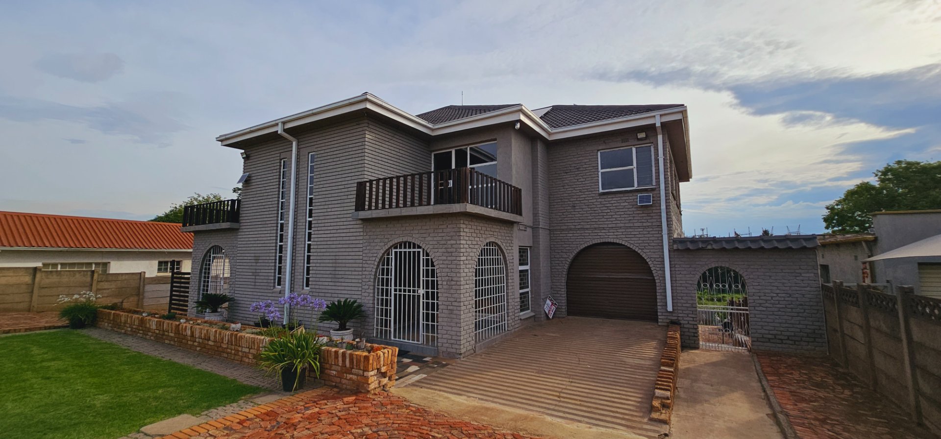 Large Family Home with Flatlet and Borehole