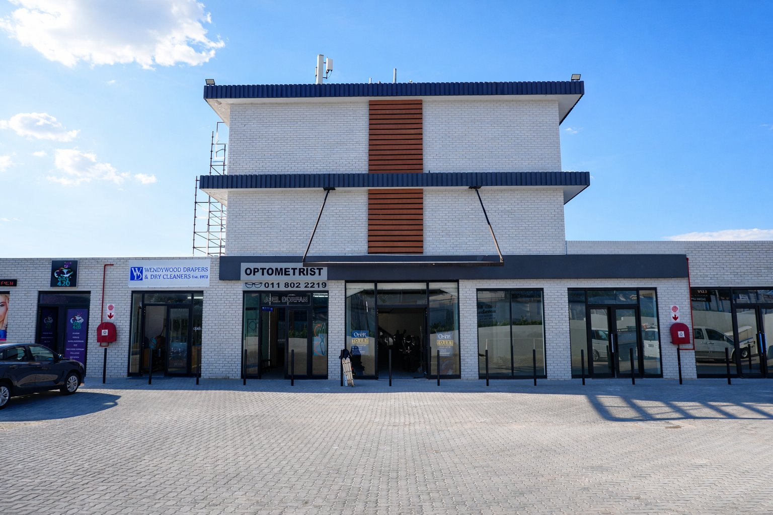 214 m² Ground Floor Retail Space To Let at Wendywood Centre photo 2