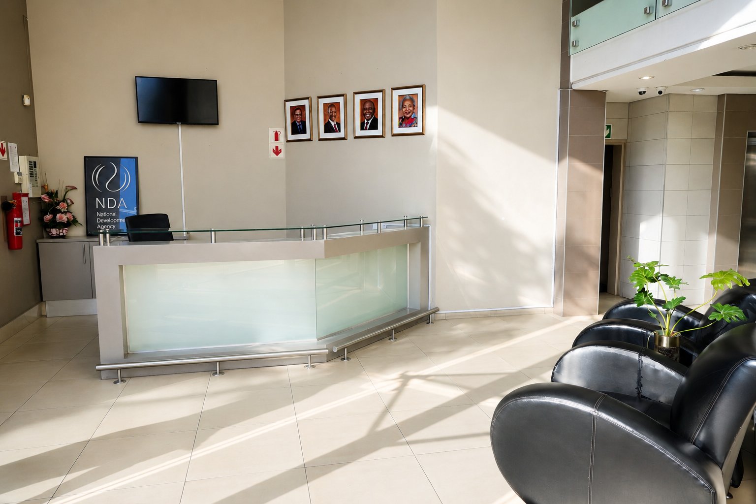 949 m² Second Floor Office To Let at 26 Wellington Road | Parktown | Premium Large-Scale Workspace photo 18
