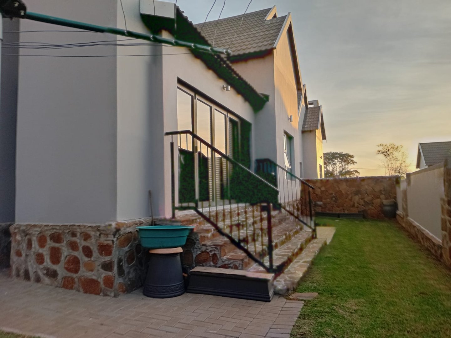 Modern 3-bedroom Free standing