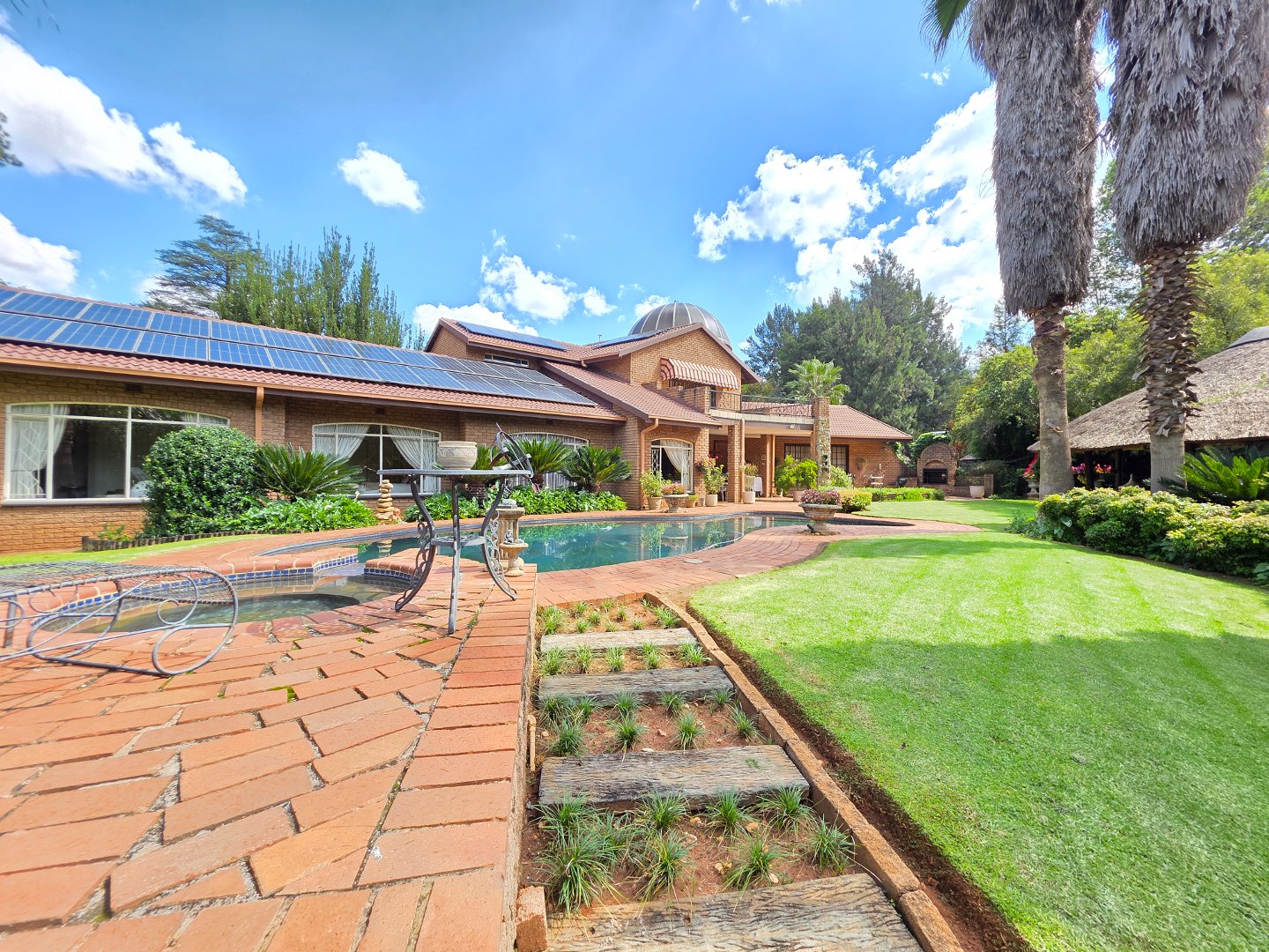 Riverside Elegance in the Heart of Henley on Klip