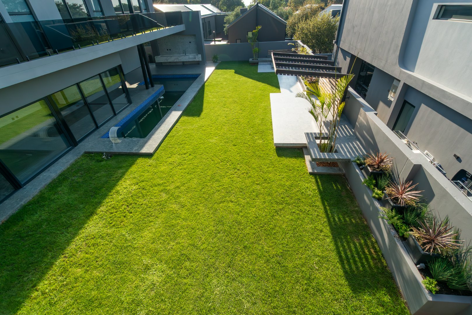 Ultra Exclusive Hyde Park Cluster Living Move In Ready Luxury Residence