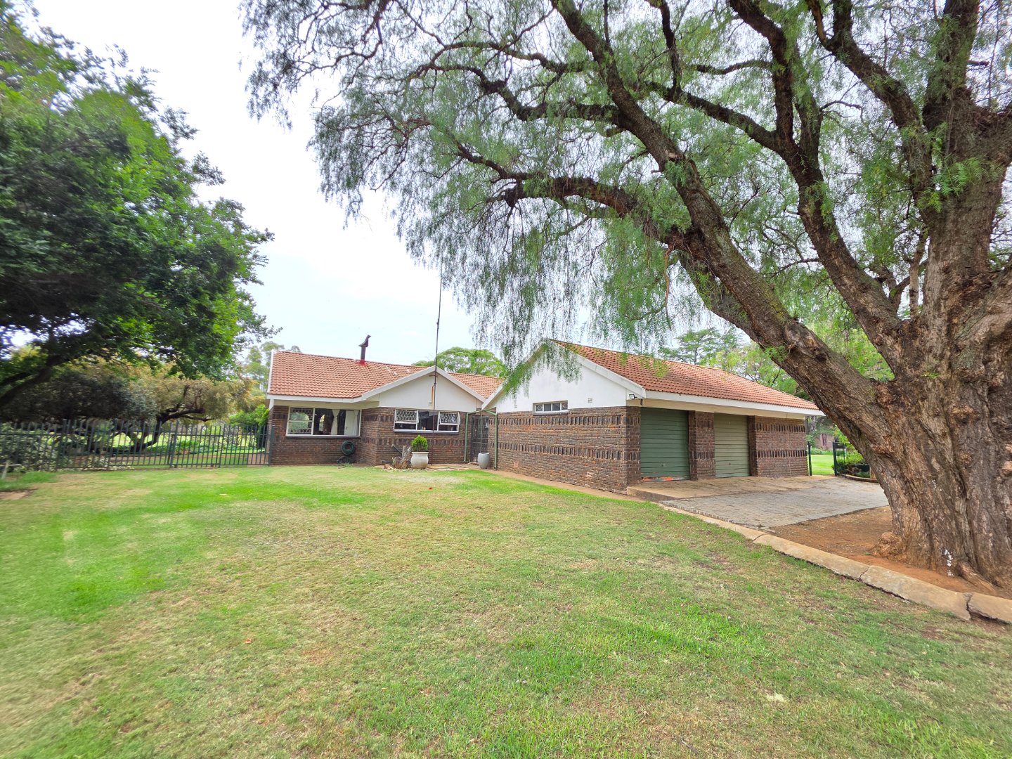 Exceptional 11ha Farm – Tranquil Country Living with Modern Comforts.