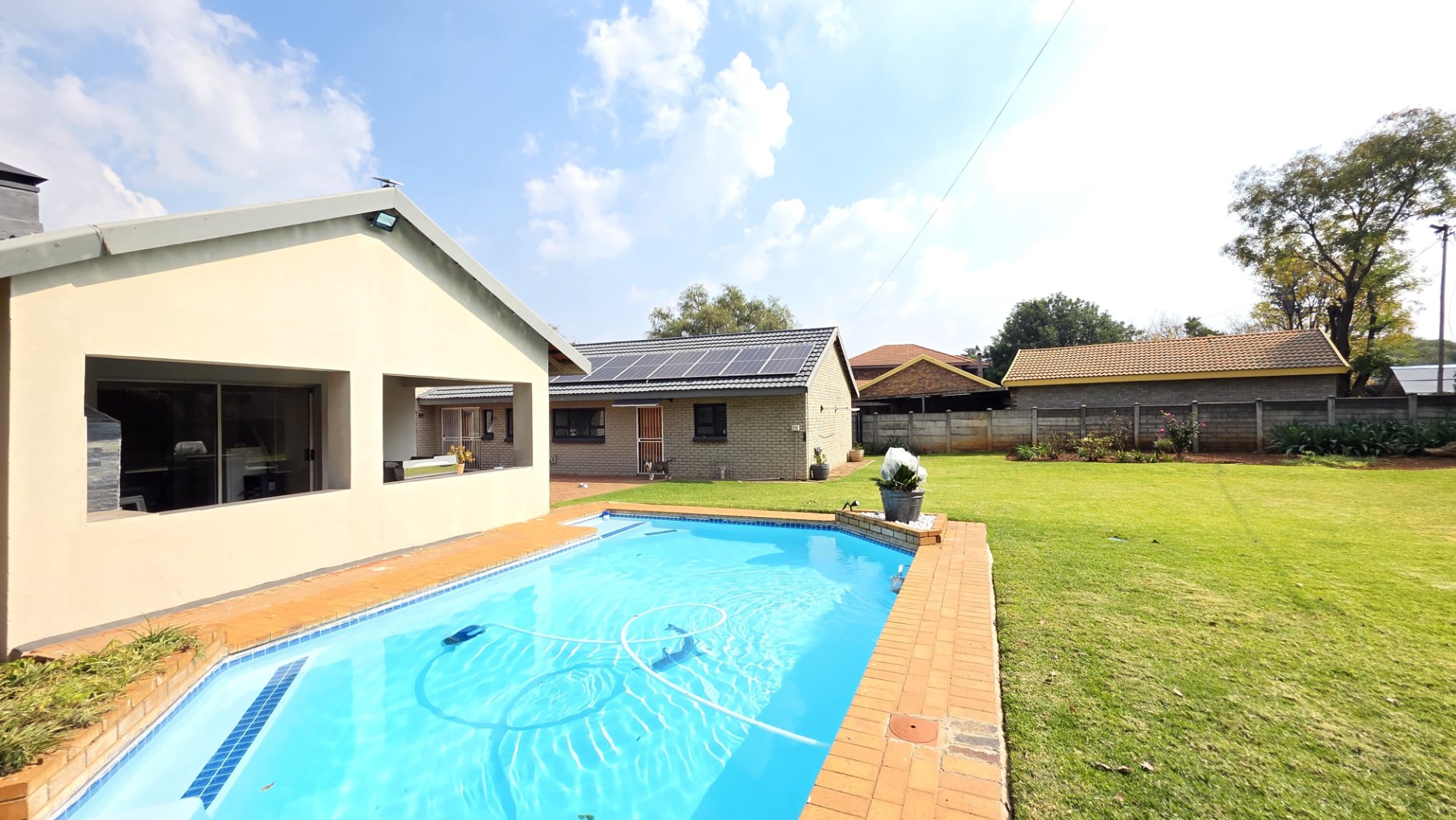 Family friendly oasis in Golf Park Meyerton