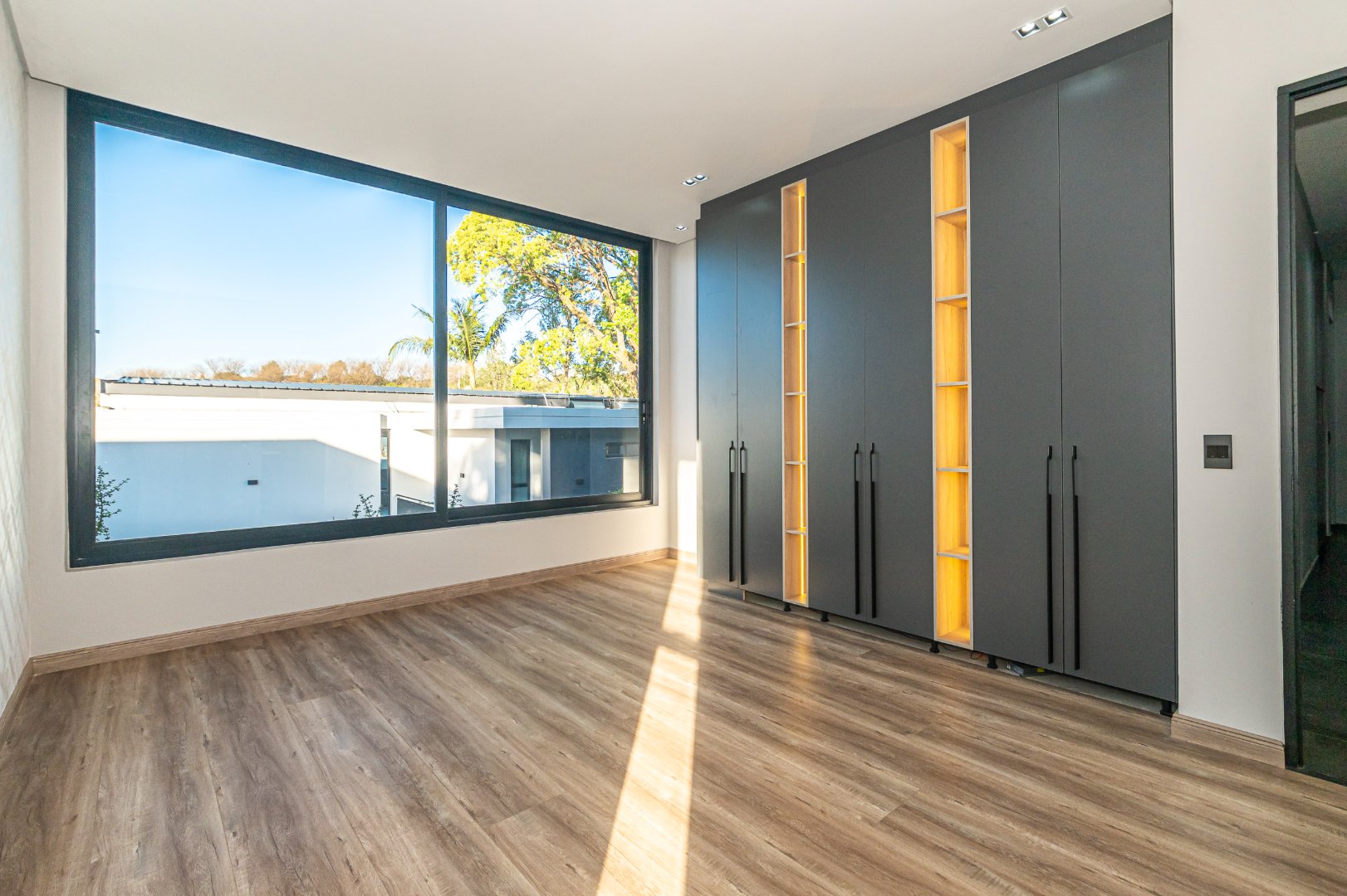Executive Townhouse with Staff Accommodation