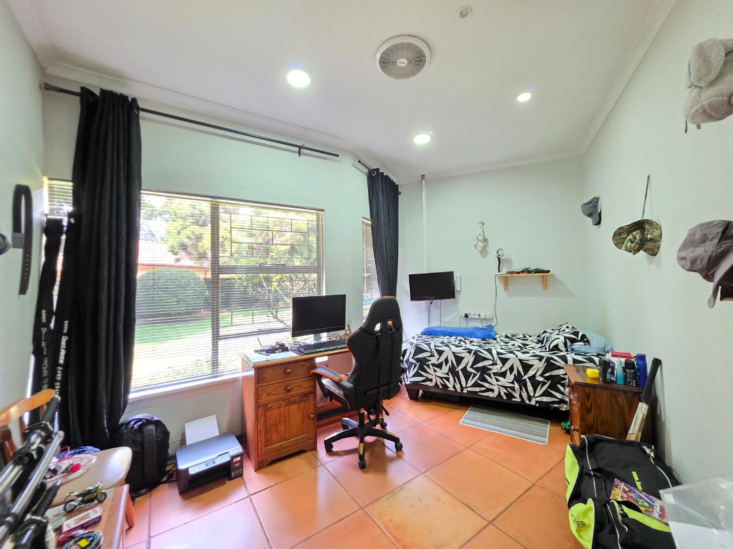 Photo 11