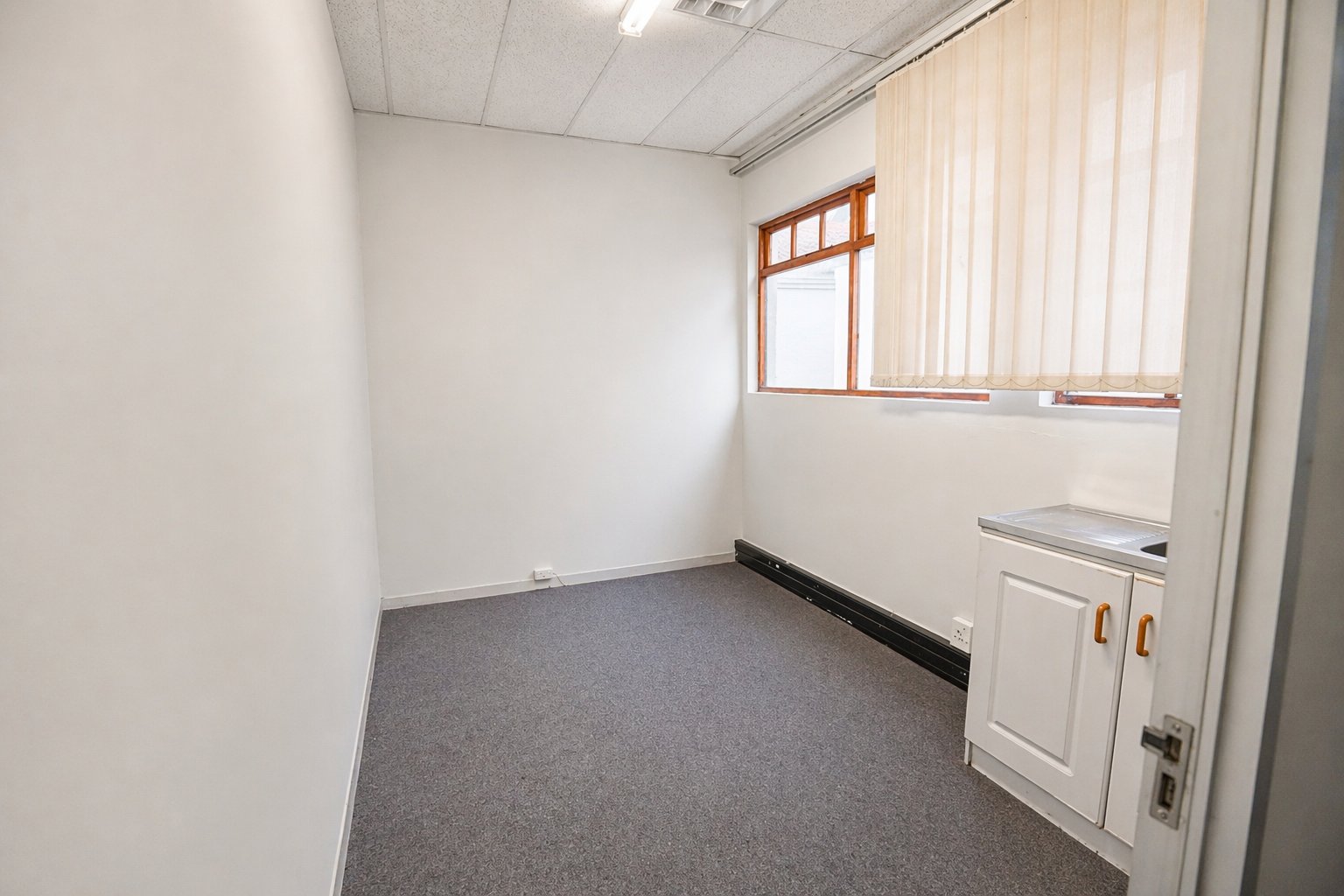 214 m² First Floor Office Suite To Let at Promenade Shopping Centre | Suite 43 | Prime Mbombela CBD Workspace photo 11