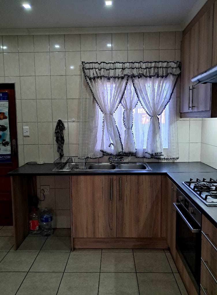 KITCHEN IN FLAT