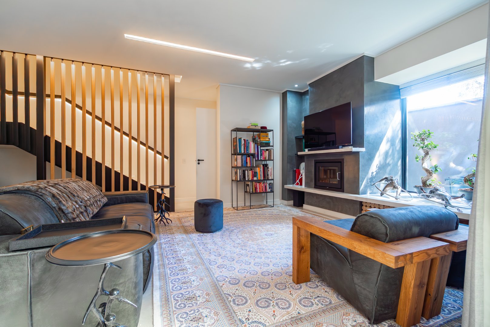 Ultra-Luxury 3 Bed Duplex Villa in Hyde Park | Pool, Staff Suite & Backup Power