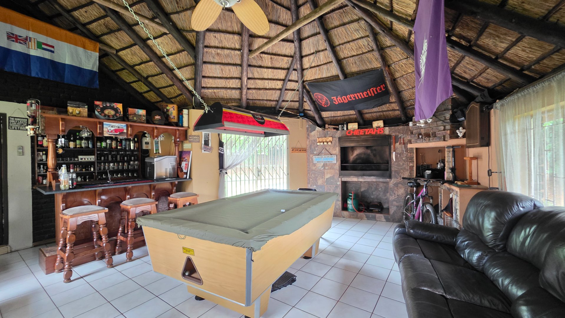 BAR AND BRAAI IN ENTERTAINMENT AREA