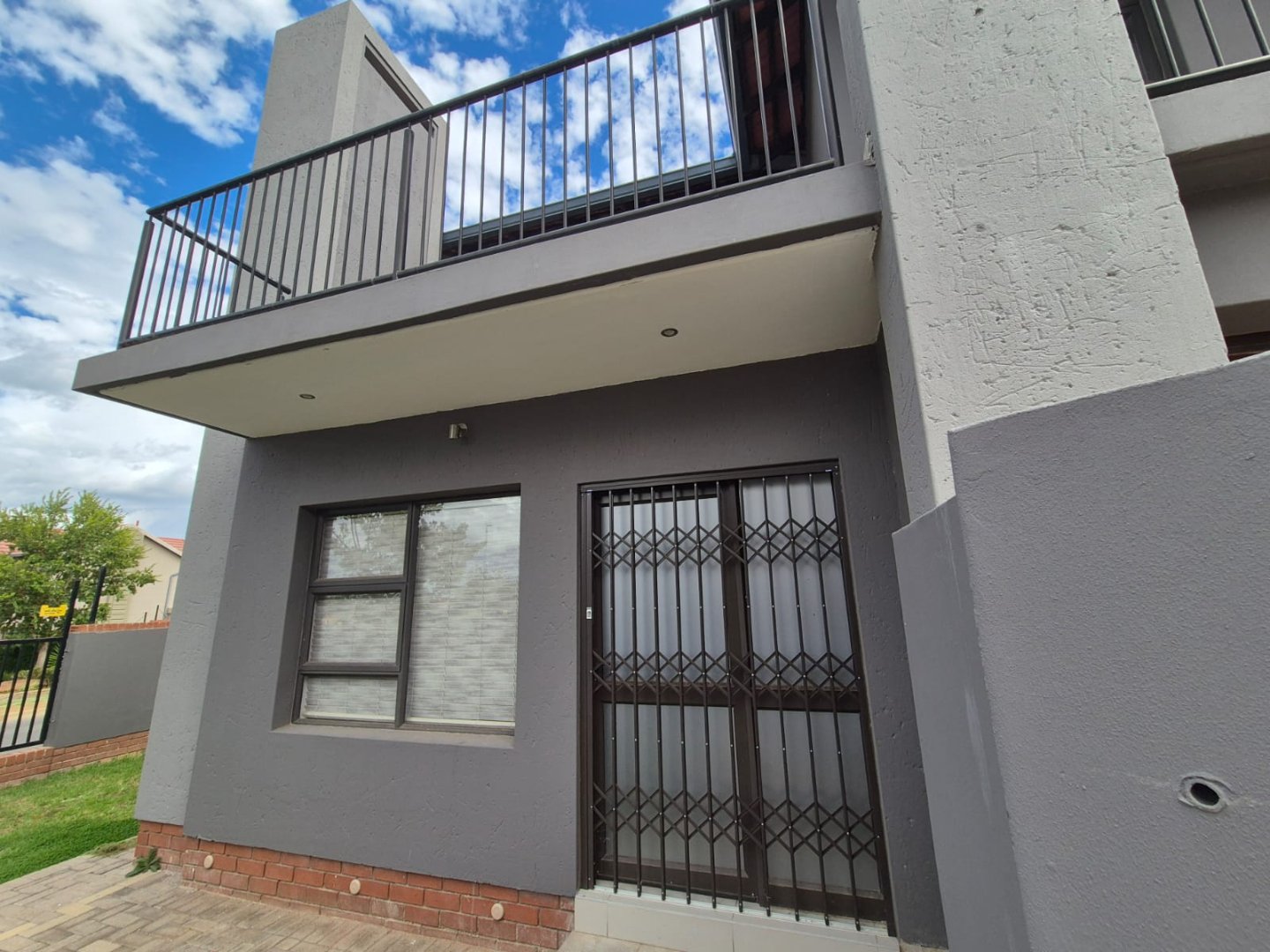 MODERN 3-BEDROOM TOWNHOUSE FOR SALE IN WILD OLIVE ESTATE – SECURE & STYLISH LIVING photo 3