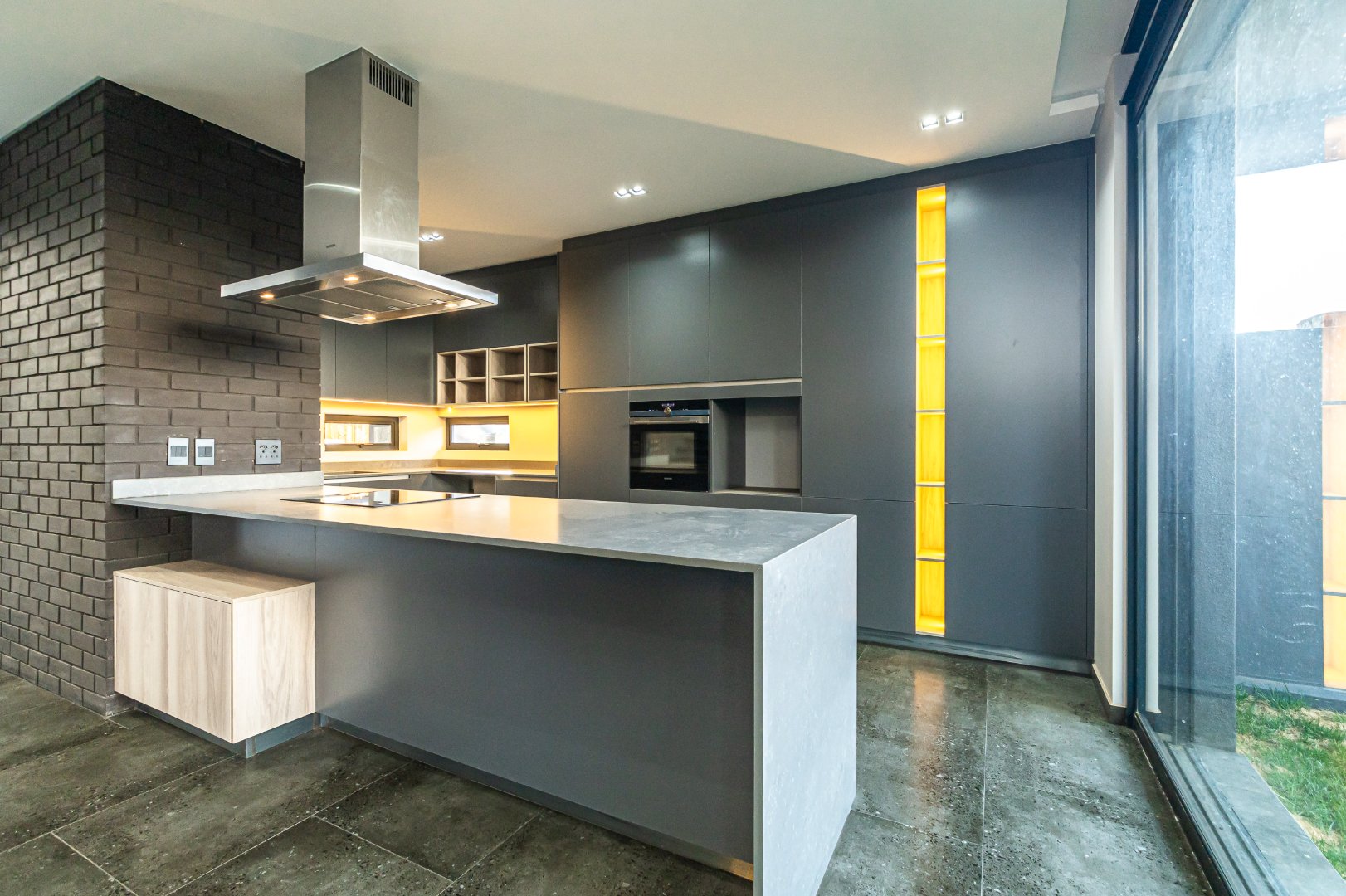 Executive Townhouse with Staff Accommodation