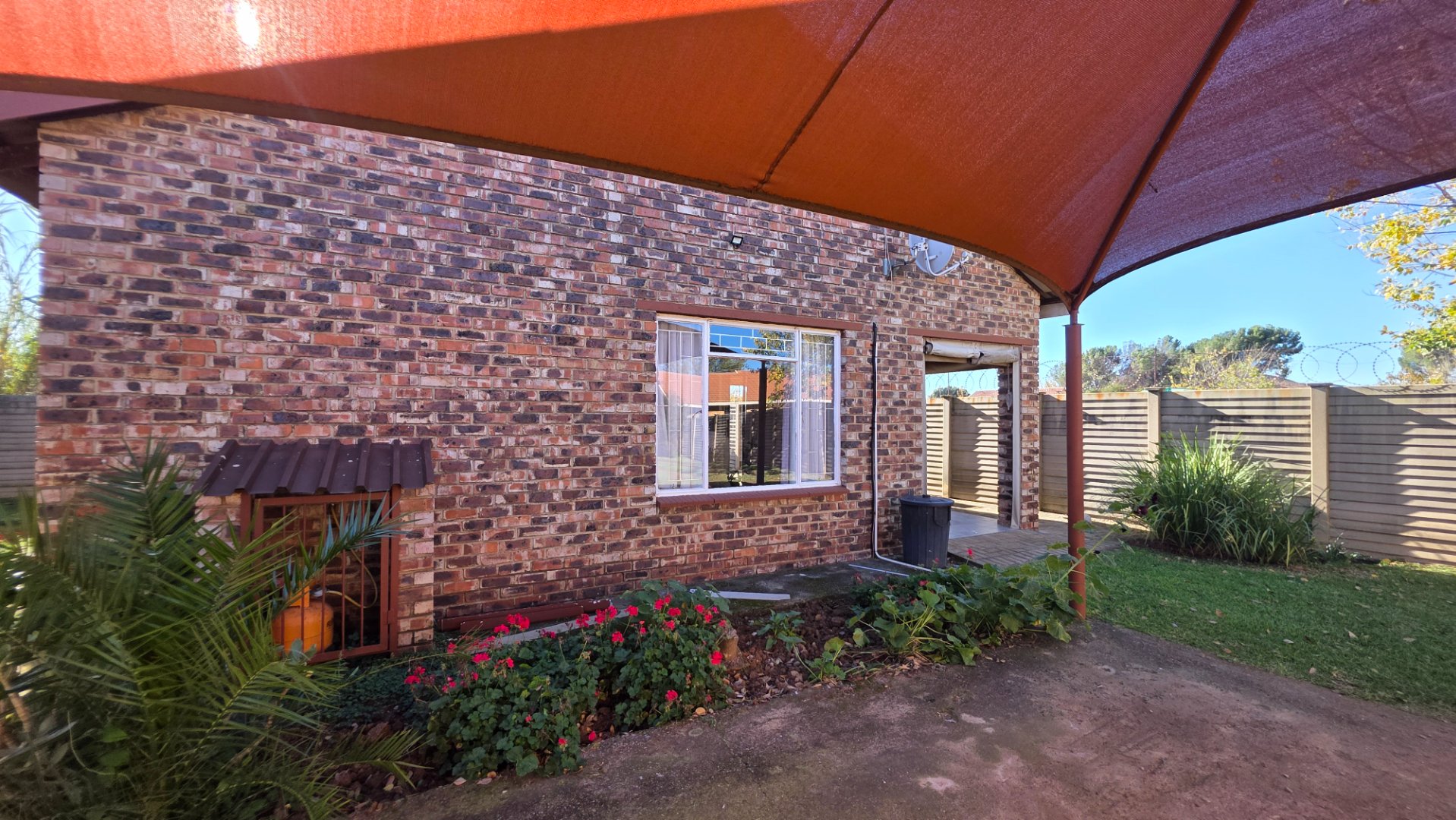 CARPORT PARKING FOR FLAT