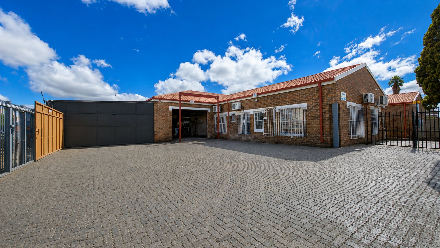 Prime Corner Workshop + Rental Income | Vanderbijlpark CE6