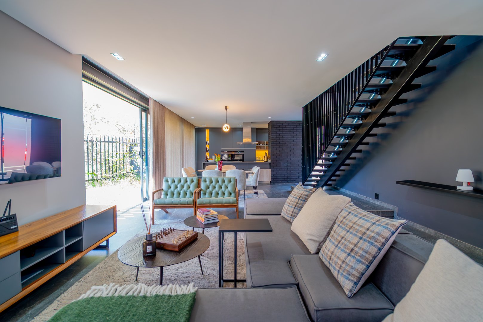 Fully Finished 4 Bed in Hyde Park | Green Belt Views, Manned Boom, Cap SmartGuard