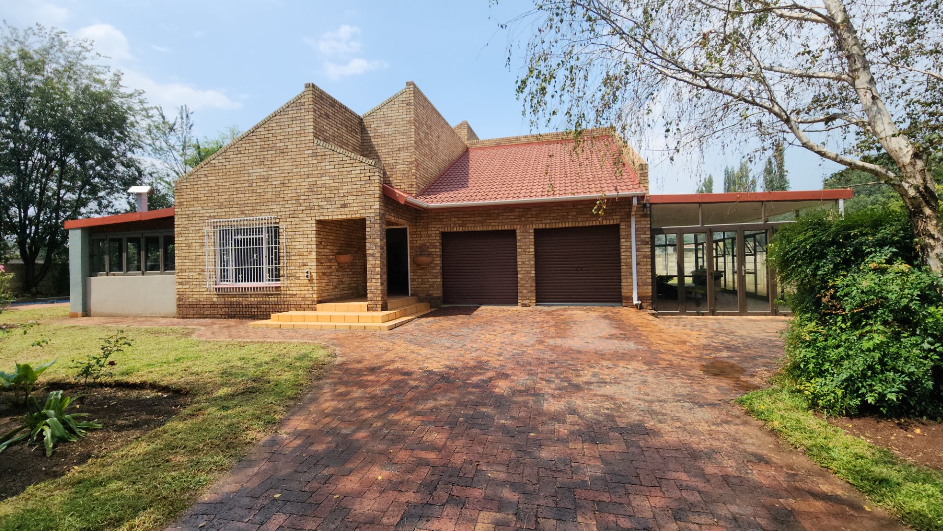 Charming Face brick Retreat with Space for the Whole Family!