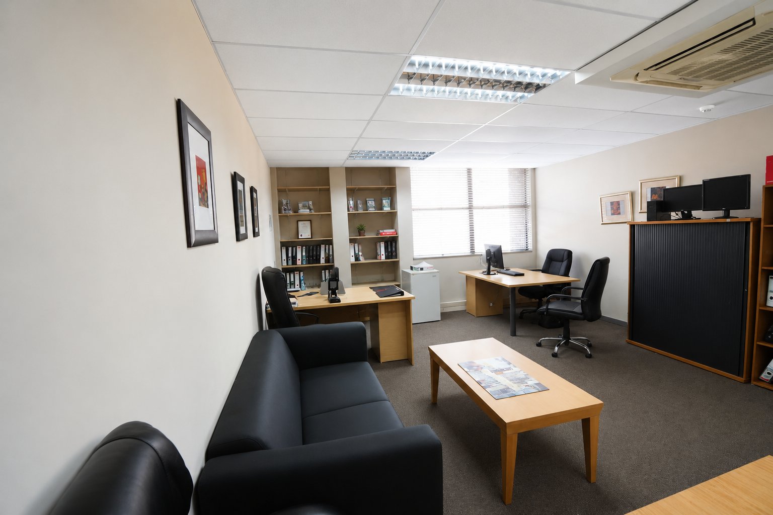 949 m² Second Floor Office To Let at 26 Wellington Road | Parktown | Premium Large-Scale Workspace photo 5