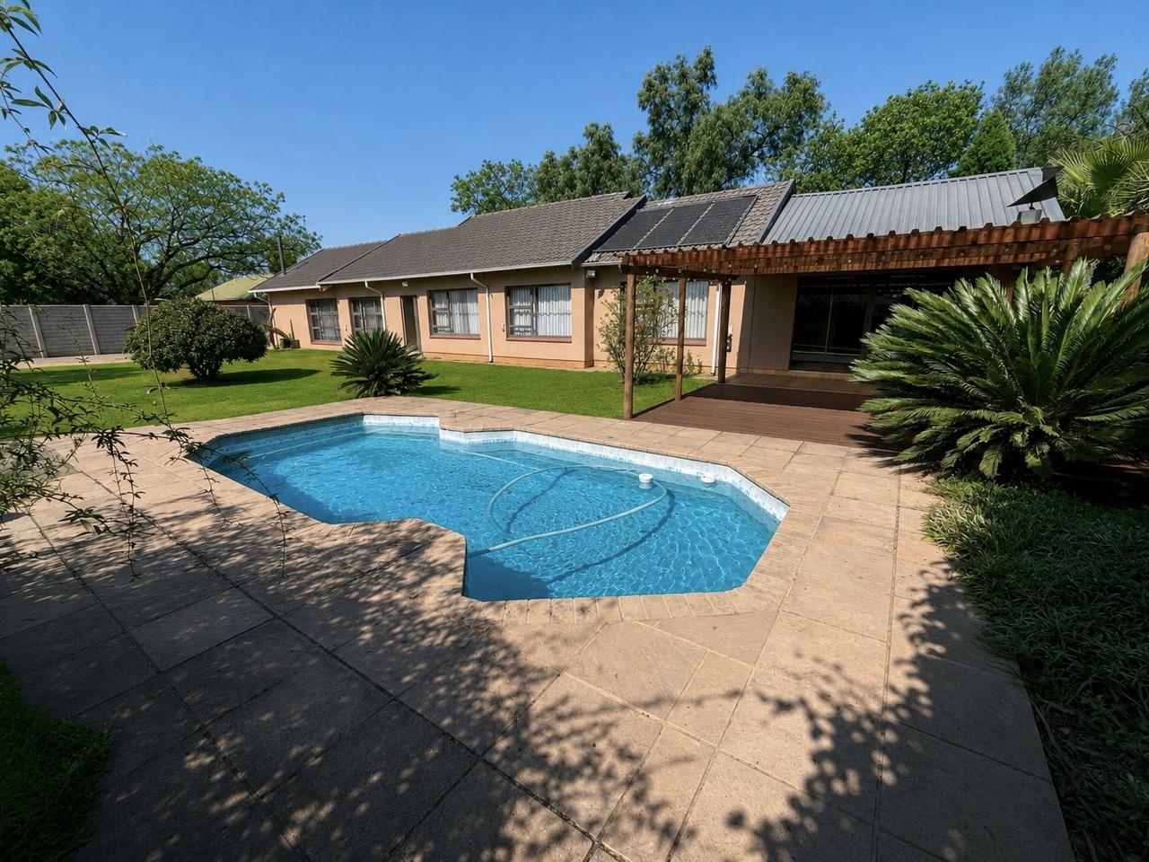 Charming Henley on Klip Home with Secure Family Living