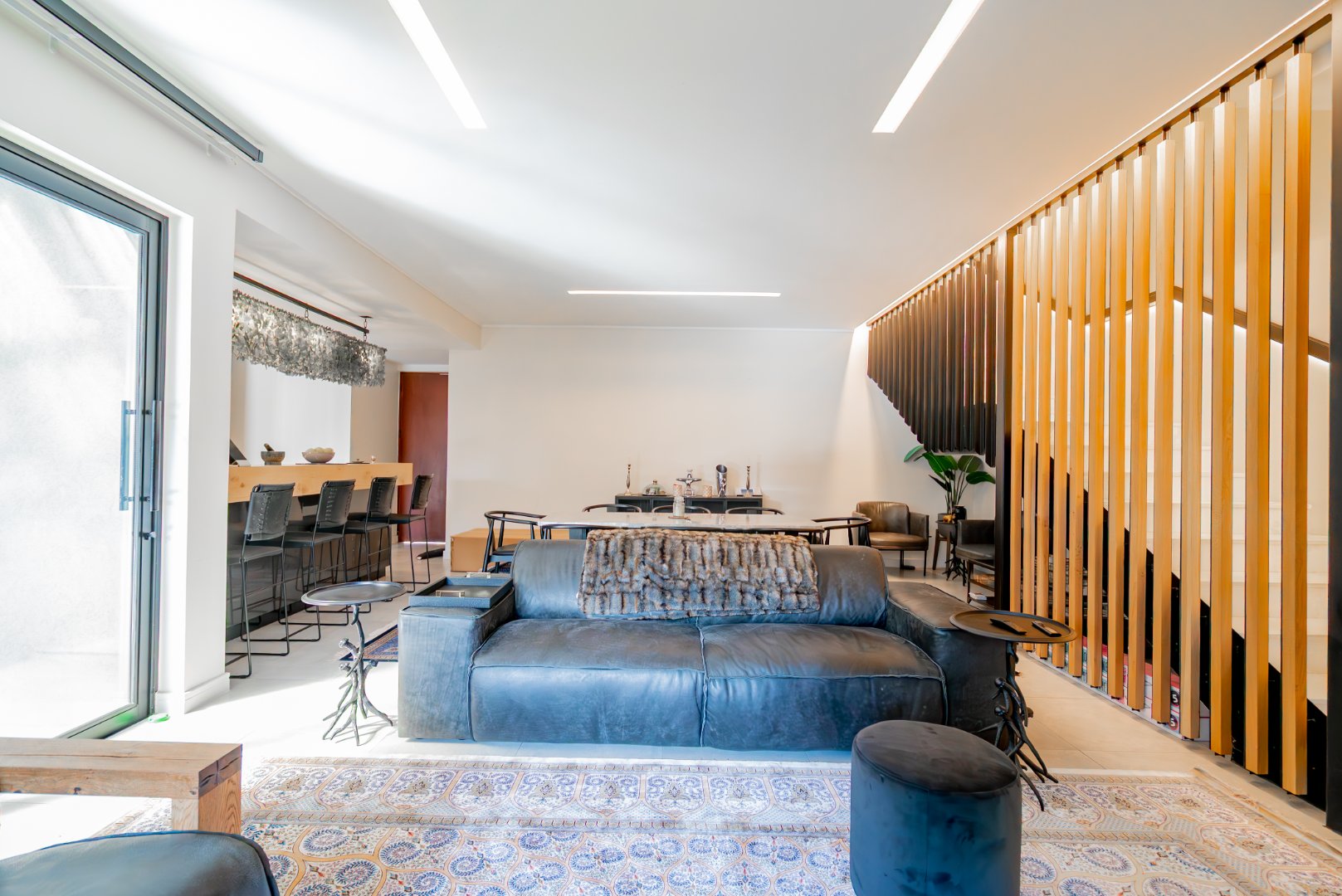 Ultra-Luxury 3 Bed Duplex Villa in Hyde Park | Pool, Staff Suite & Backup Power