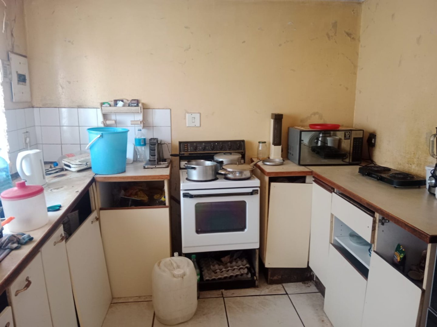 Well-Located 3-Bedroom Family Home Close to Motheo TVET College photo 3