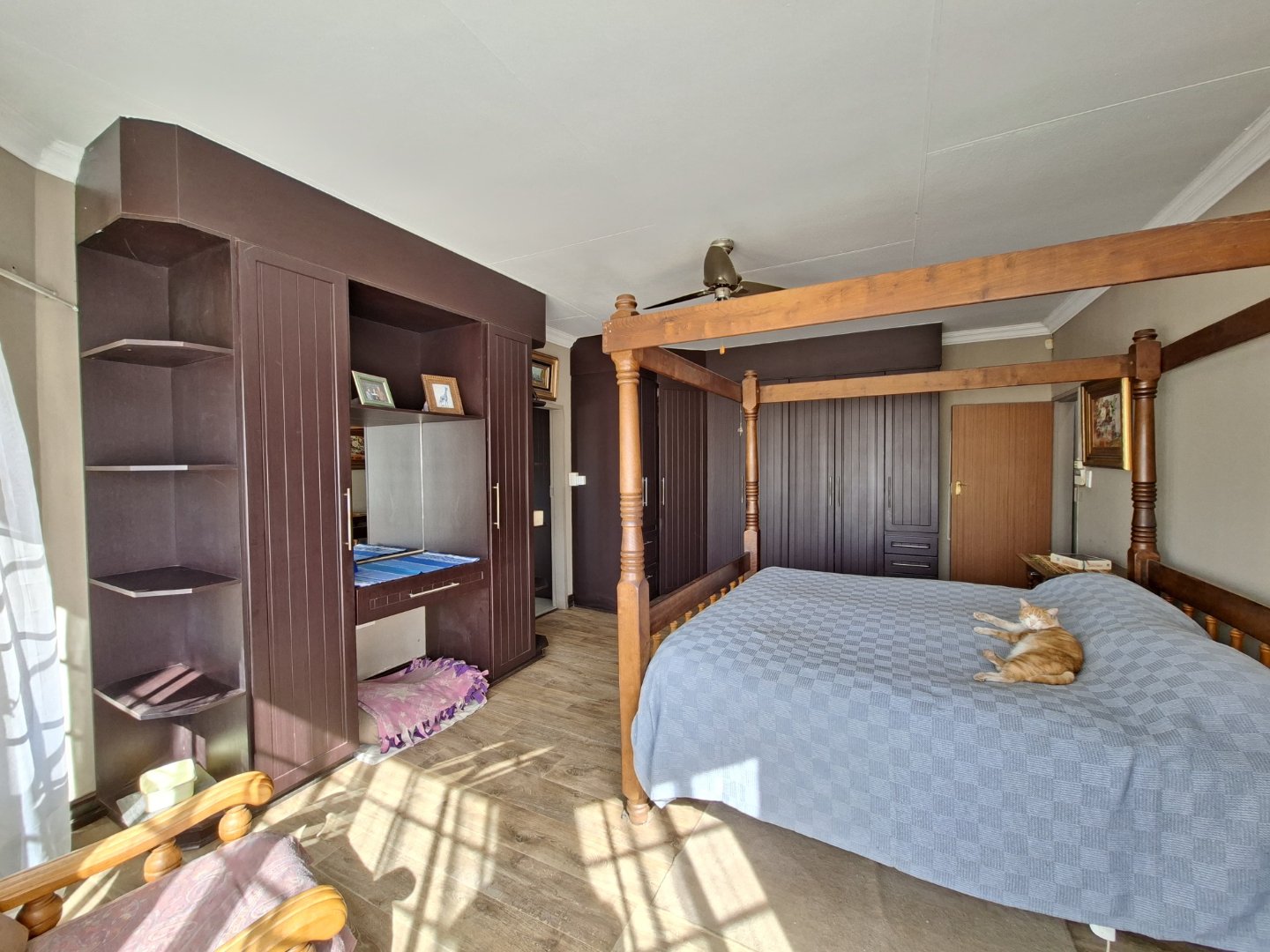 MAIN BEDROOM