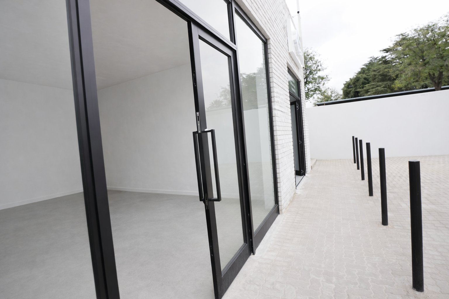 118 m² Ground Floor Retail Space To Let at Wendywood Centre photo 6