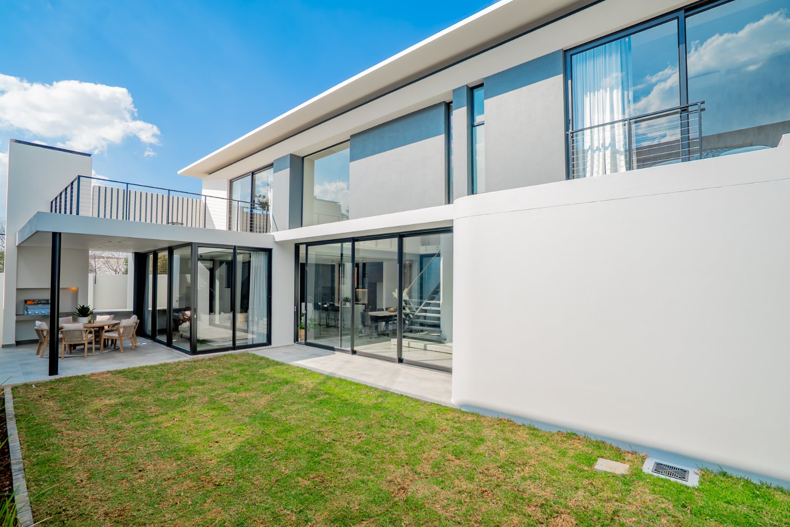 Fully Furnished Brand-new 3-Bed Luxury Rental