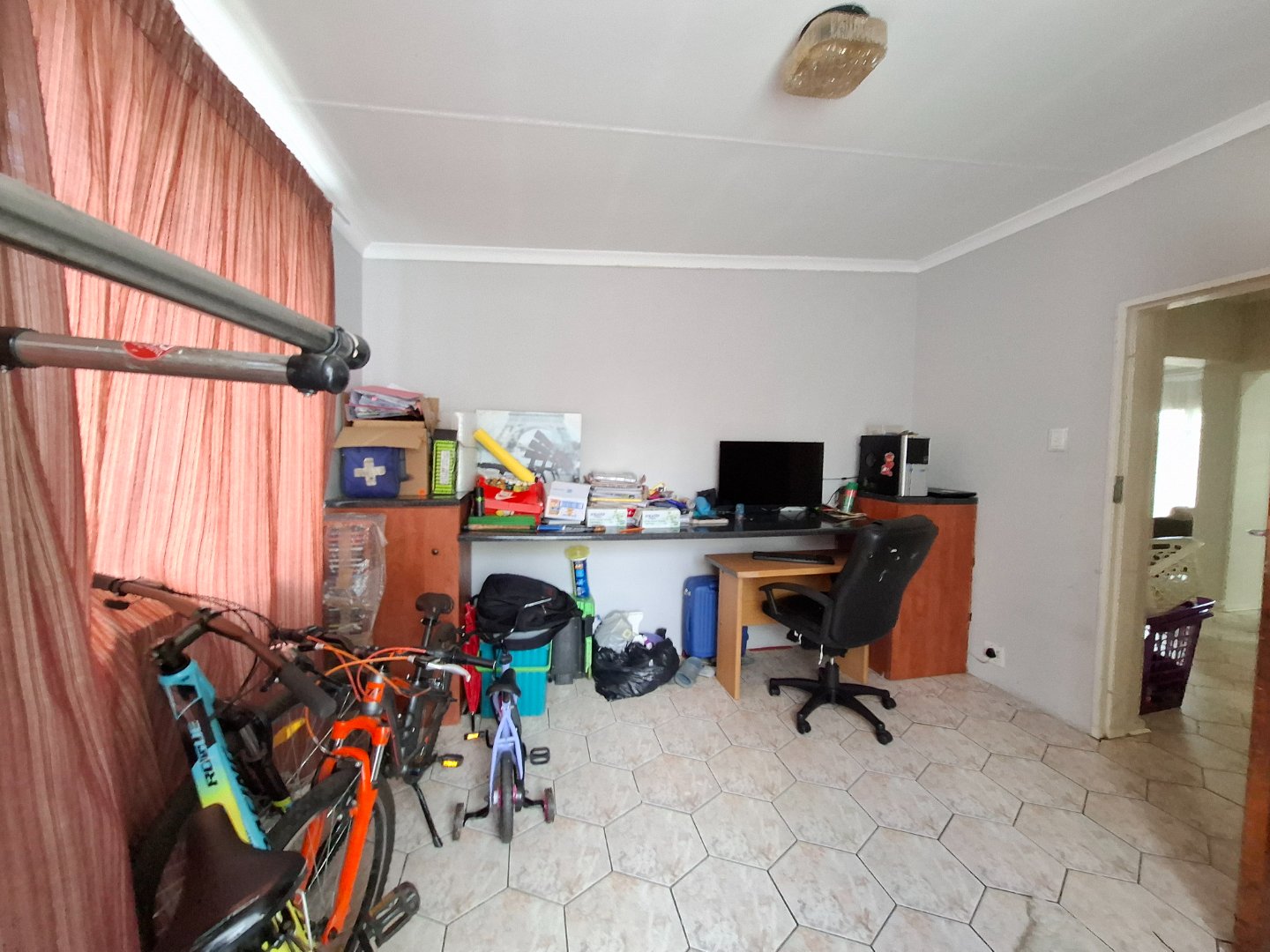 Photo 33