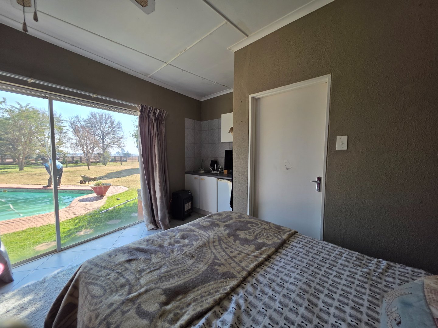 ENTERTAINMENT AREA/ROOM