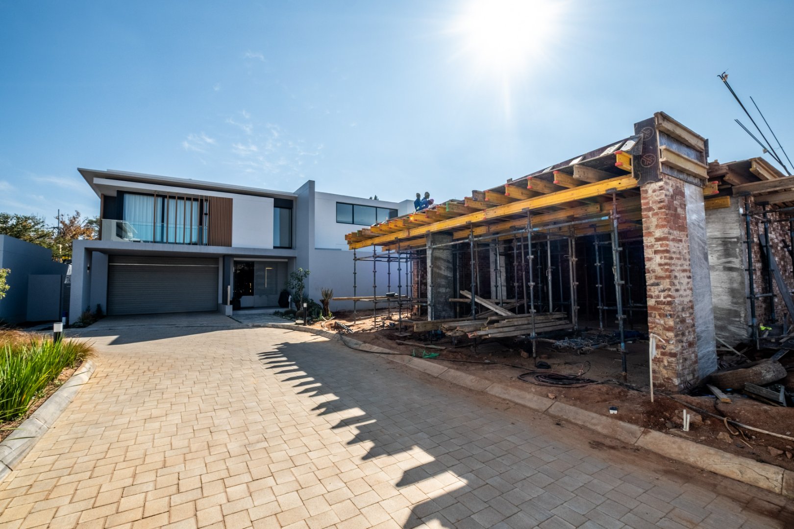 Off-Plan Freehold Luxury in a 24-Hour Boomed Atholl Enclave: Four Final Stands, 12-Month Build