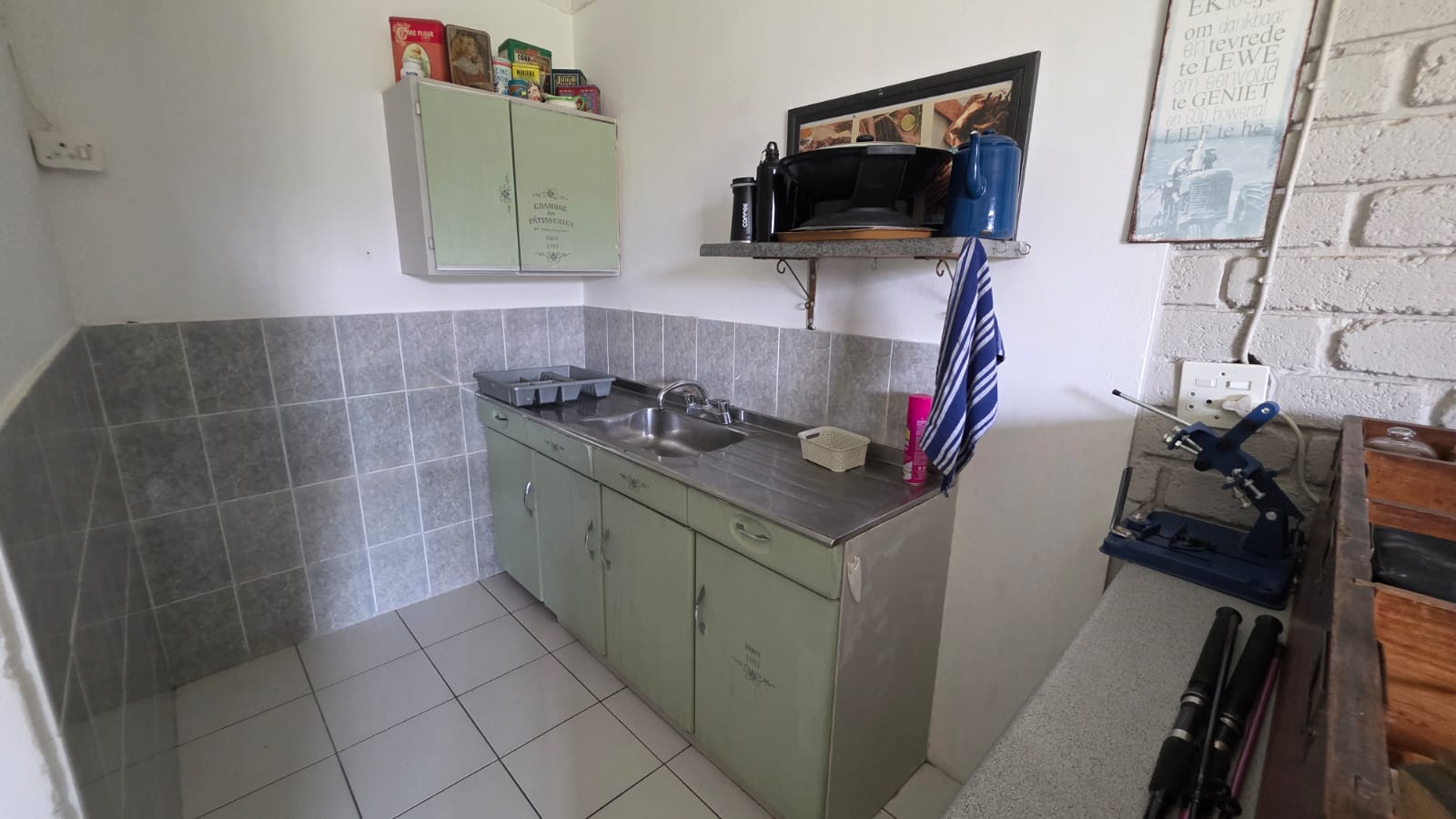 KITCHENETTE IN FLAT