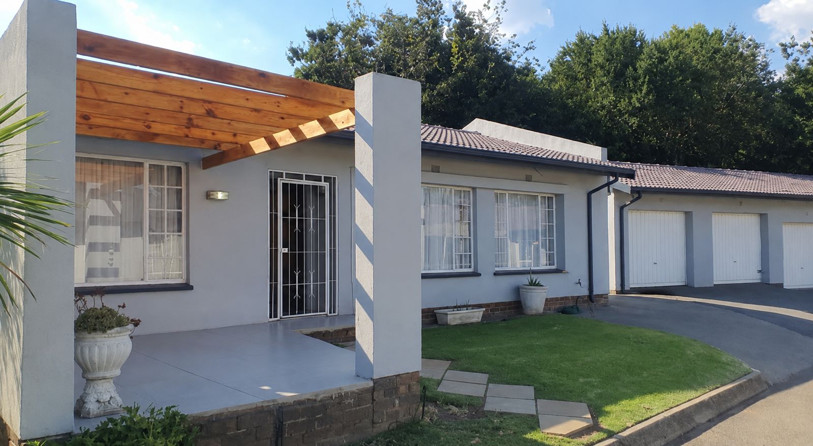 Cozy 2 bed Townhouse in Meyerton Central
