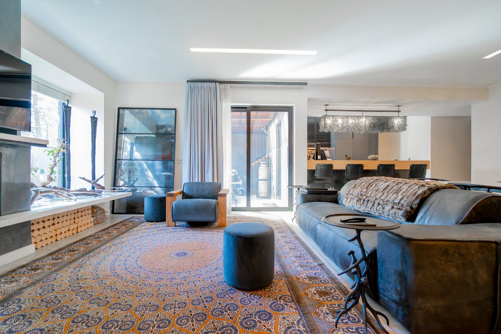 Ultra-Luxury 3 Bed Duplex Villa in Hyde Park | Pool, Staff Suite & Backup Power