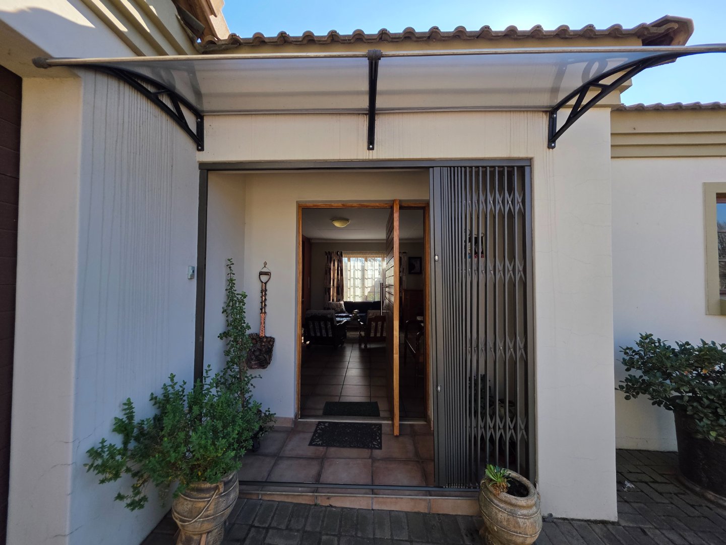 FRONT DOOR HOUSE 2
