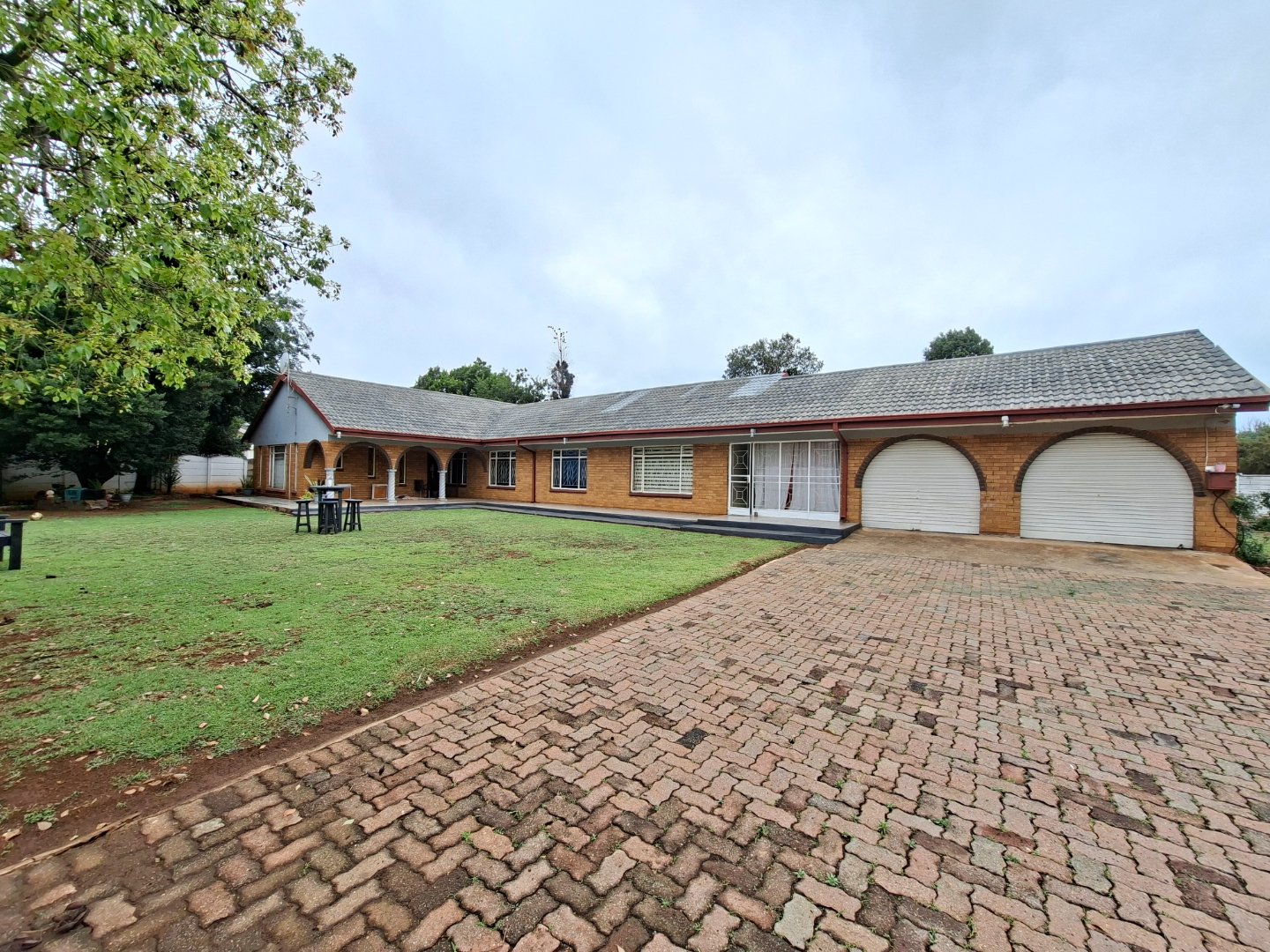 A Spacious and Elegant Family Retreat in the Heart of Golf Park