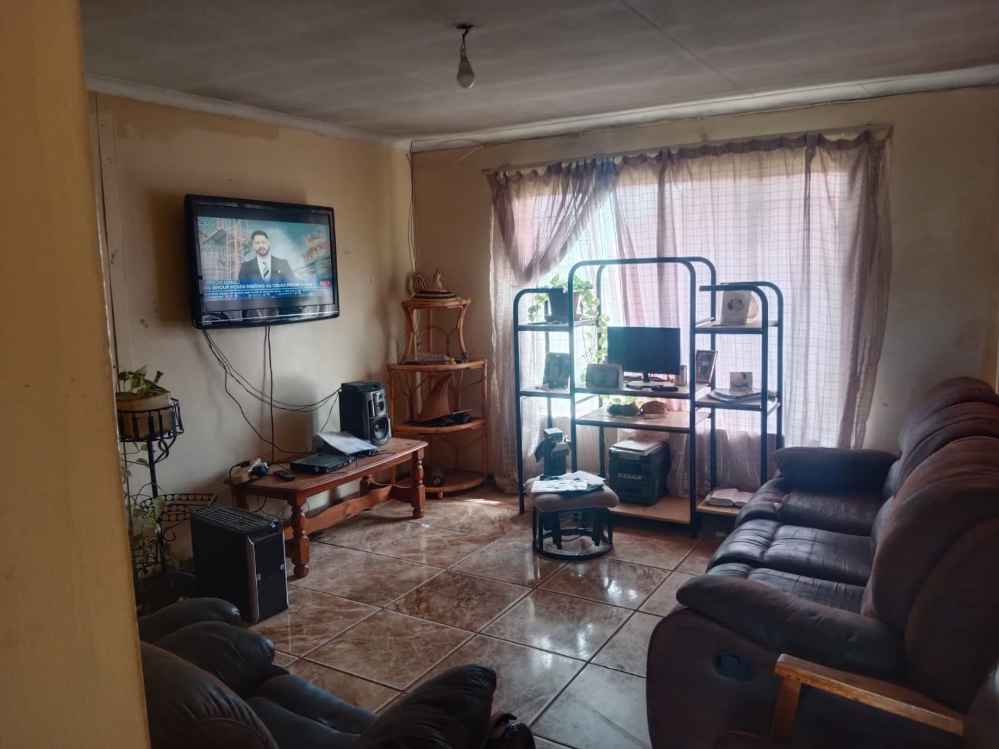 Well-Located 3-Bedroom Family Home Close to Motheo TVET College photo 2