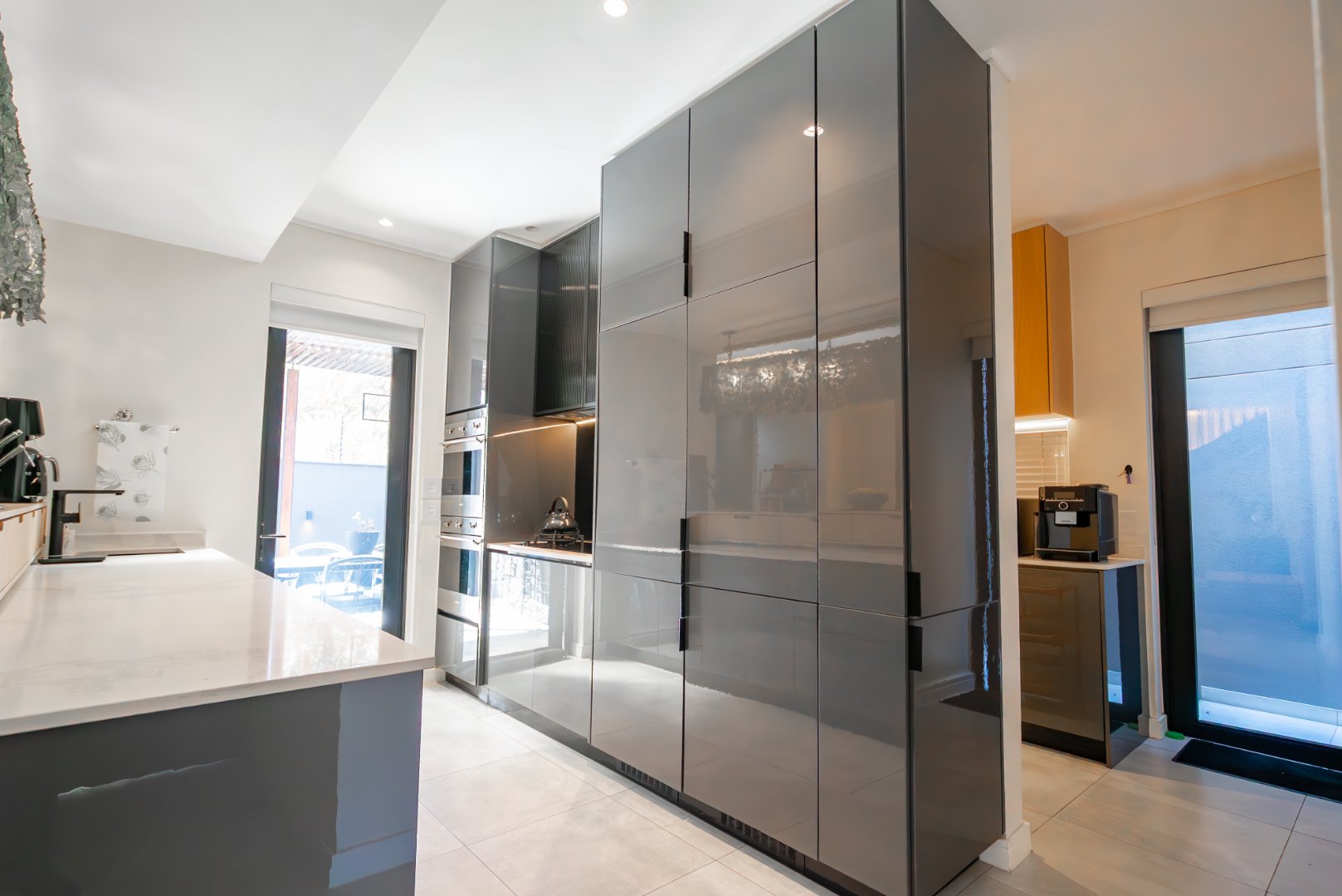 Ultra-Luxury 3 Bed Duplex Villa in Hyde Park | Pool, Staff Suite & Backup Power