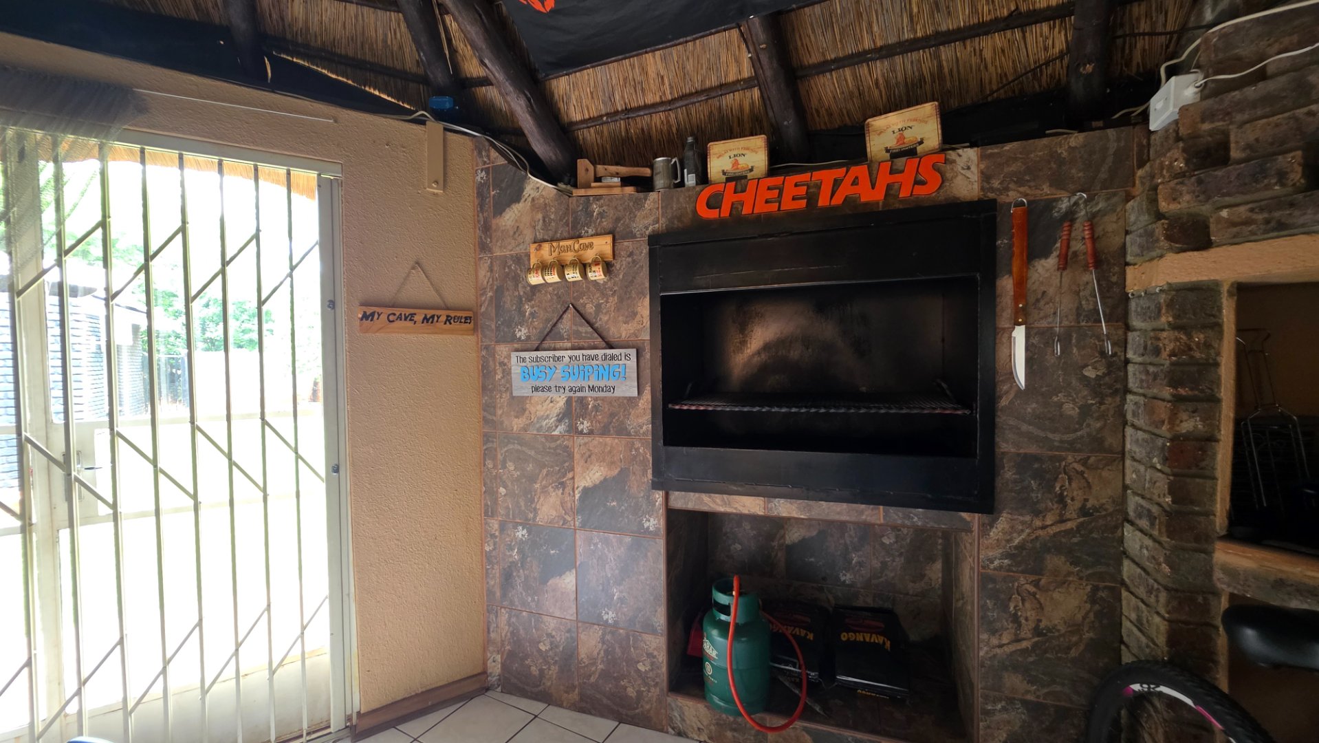 BUILD IN  BRAAI IN ENTERTAINMENT AREA