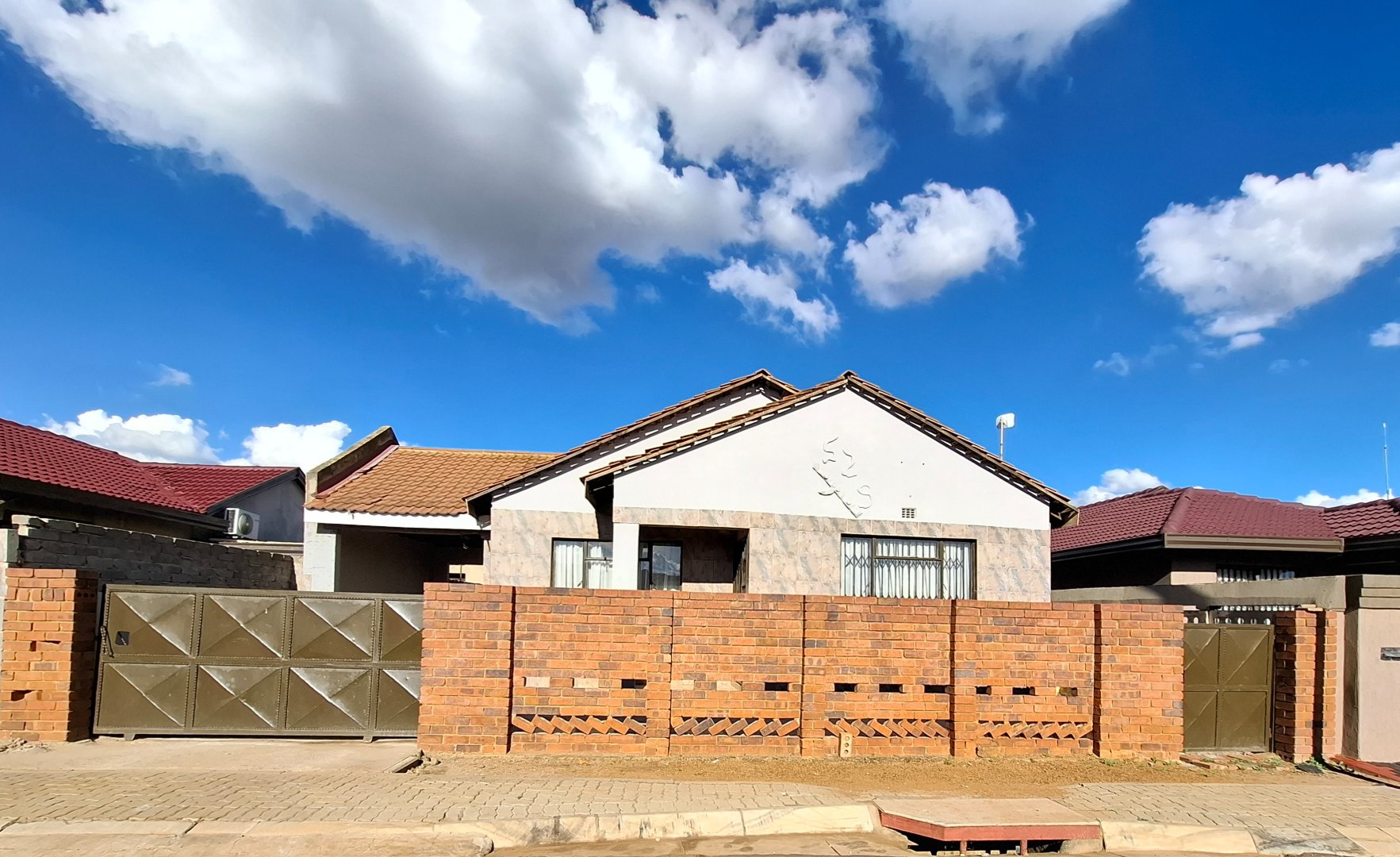 Three Bedroom House for Sale Lakeside Proper