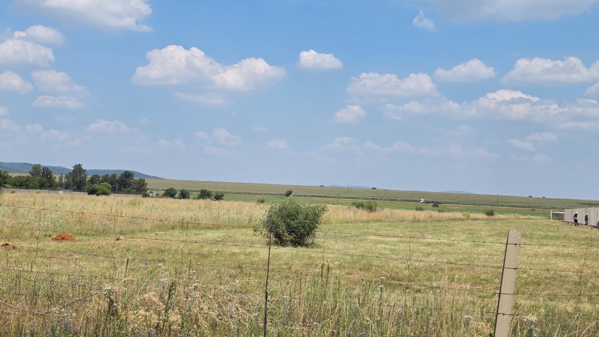 VACANT STAND IN A TRANQUIL AREA,REDY FOR DEVELOPMENT