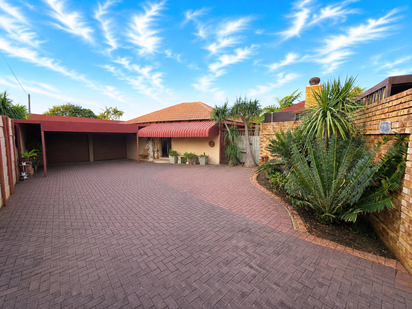 Spacious Duet Home at a Give-Away Price!!