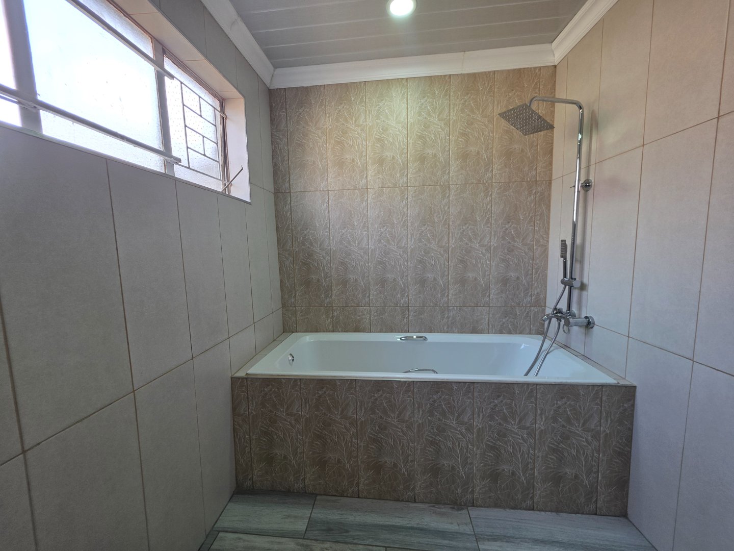 BATH IN FLAT
