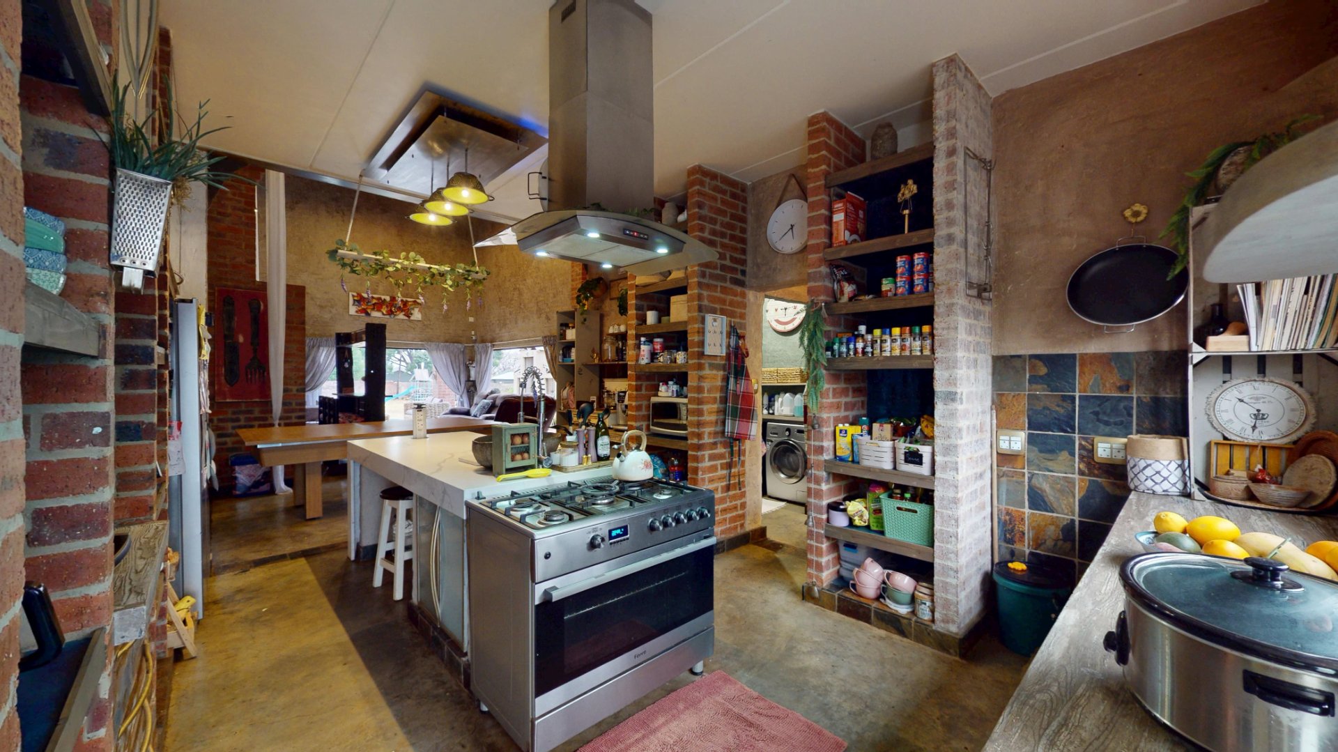 FULL VIEW ON KITCHEN
