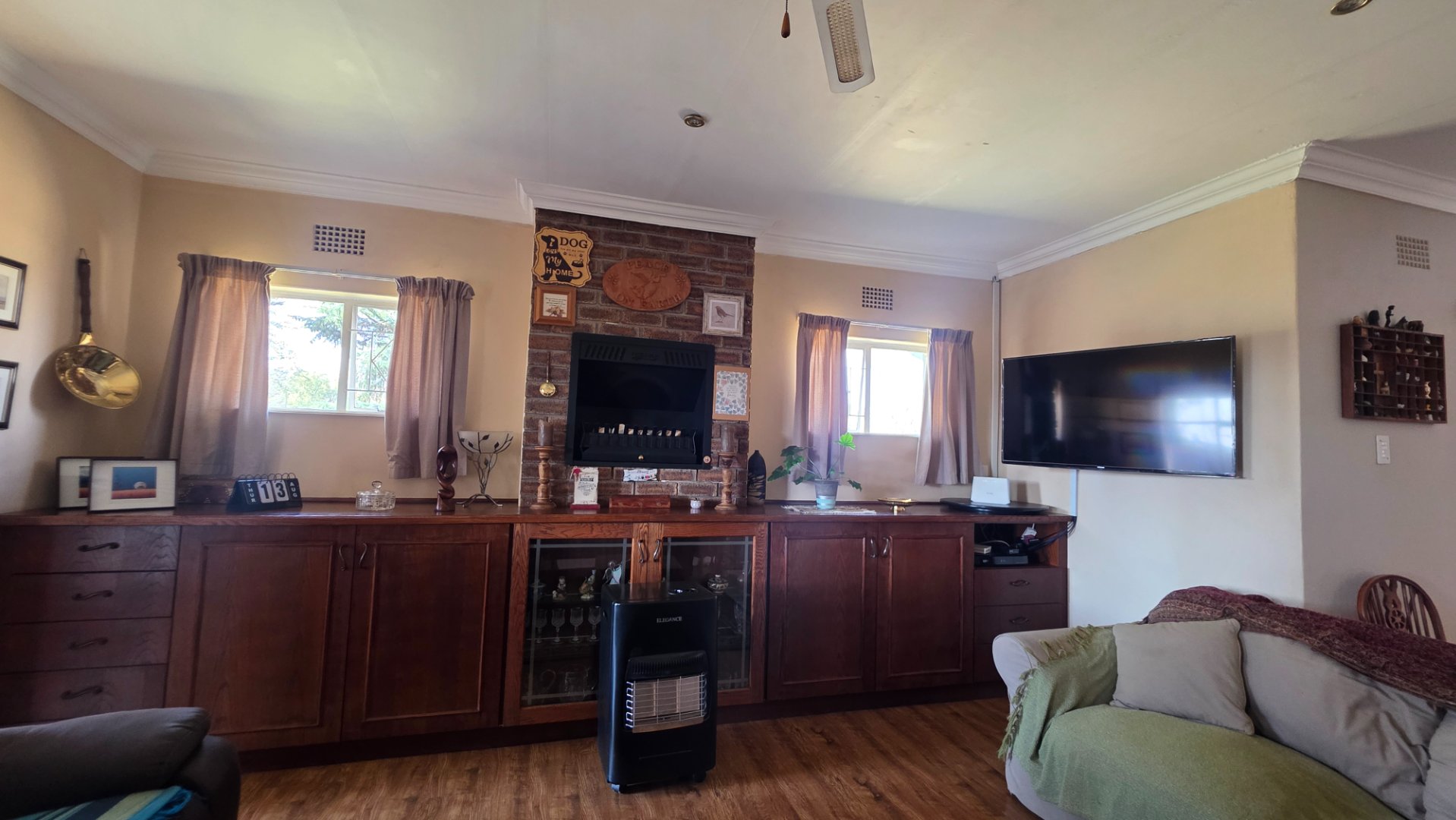 FIRE PLACE IN LOUNGE