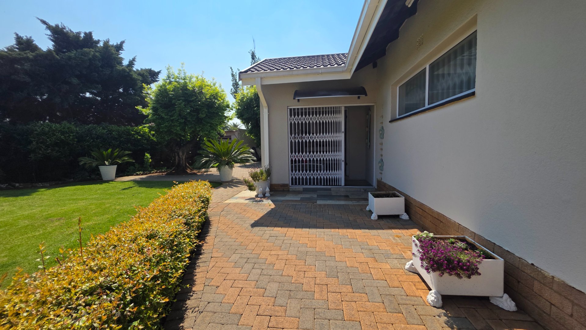 FRONT DOOR ENTRANCE