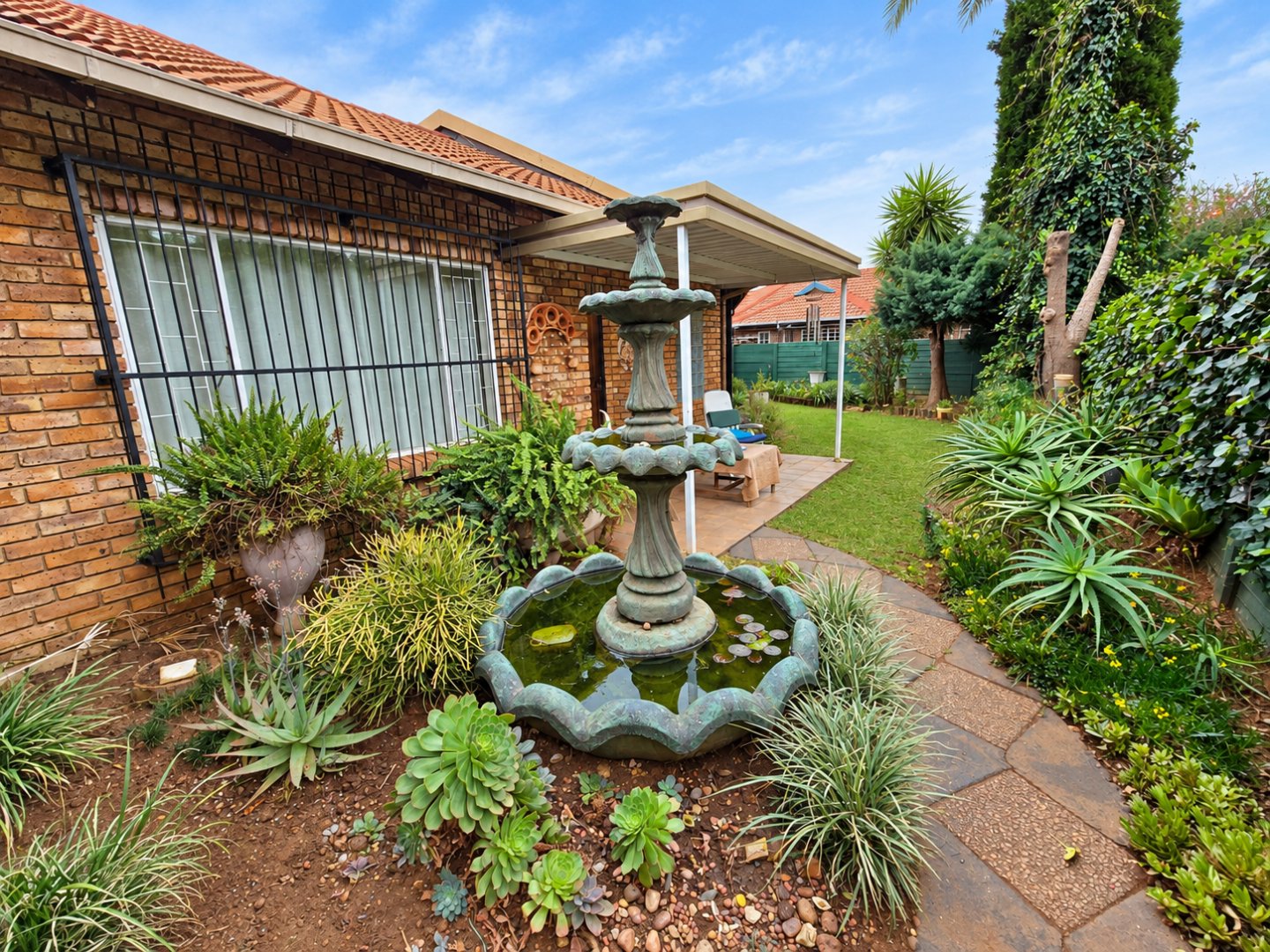 Neat, Move-in & Stay Home with Beautiful Garden! Location!